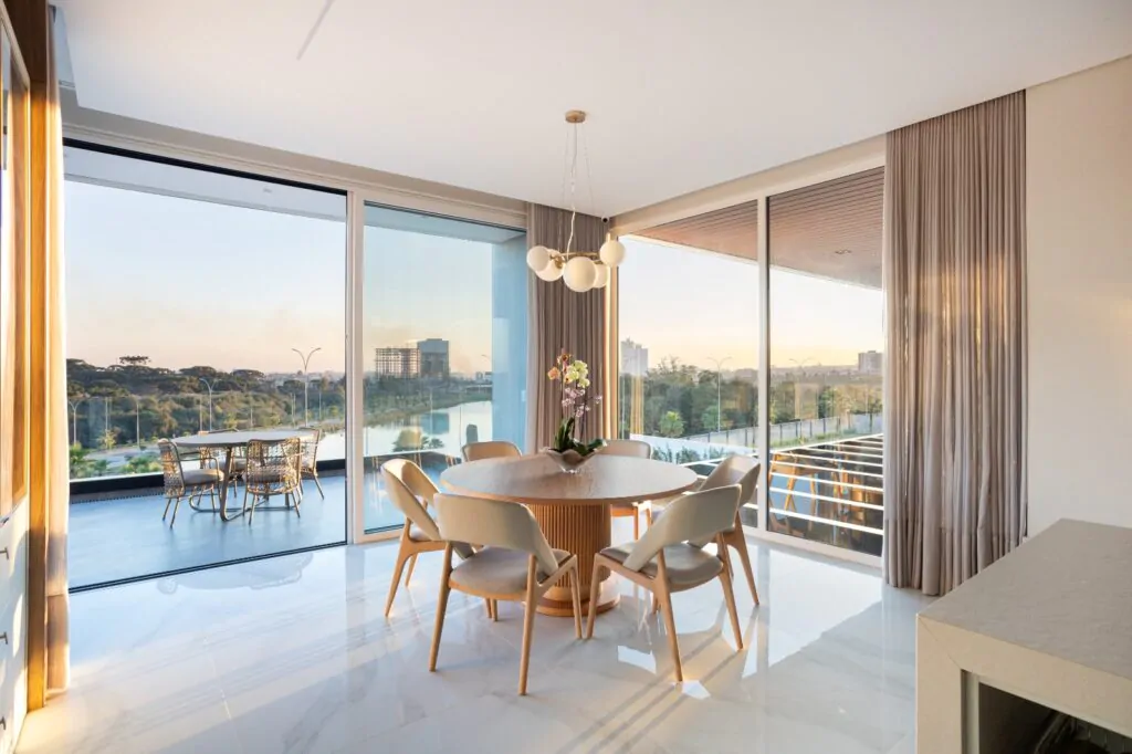 Sophistication and Comfort in an Architectural Masterpiece in the Countryside of Paraná