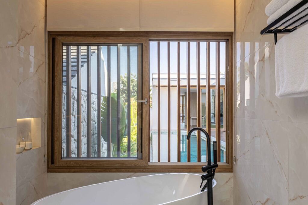 Residência térrea no Sul catarinense com design contemporâneo e soluções Weiku