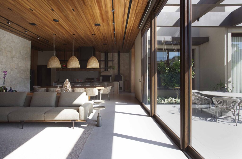 Design contemporâneo e sofisticação tropical no Centro-Oeste brasileiro