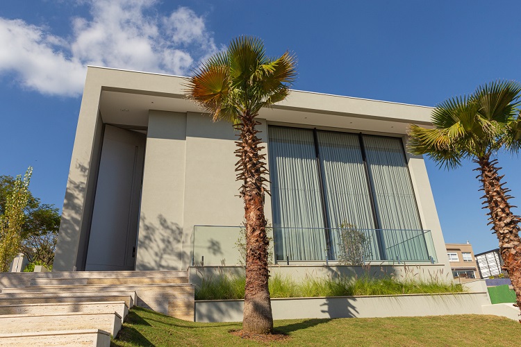 A imponência da Linha Projetta by Weiku que transforma entradas em onumentos