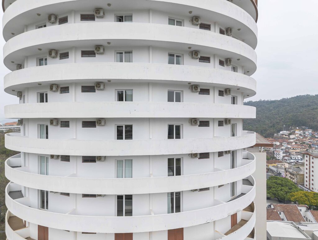 Esquadrias Weiku no Panorama Hotel & Spa: elegância e desempenho em cada detalhe