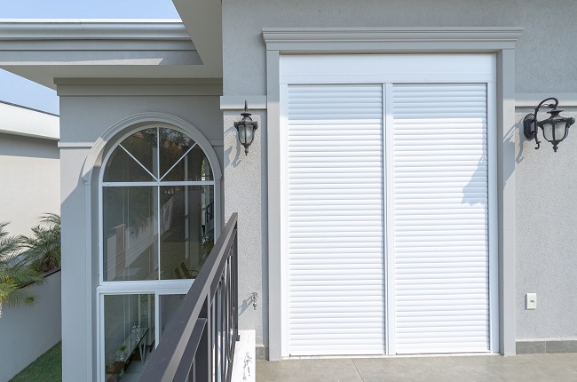 Inovação e Conforto com as Persianas Motorizadas e Micropersianas da Weiku