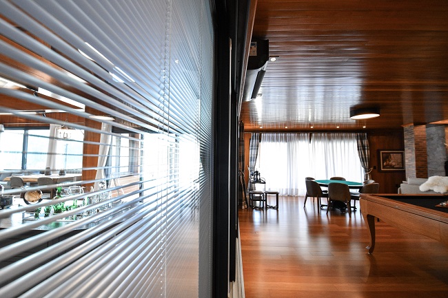 Inovação e Conforto com as Persianas Motorizadas e Micropersianas da Weiku